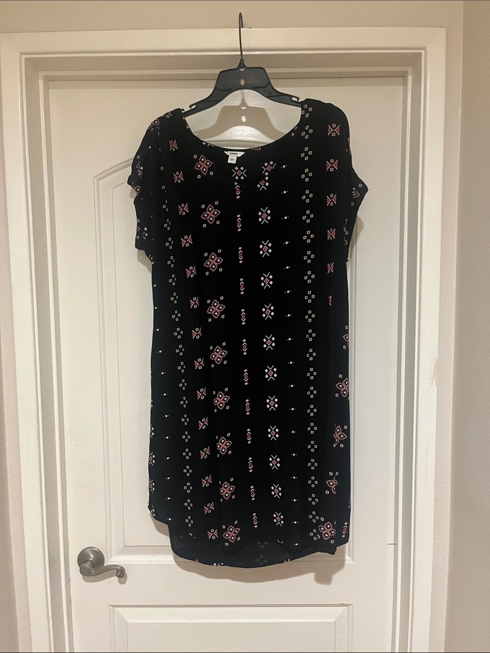 Sonoma Black Knee-Length Dress with Pink Geometric Print